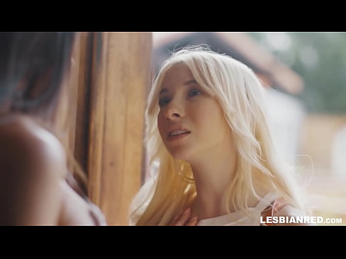 ❤️ Nighean a 'tighinn dhachaigh beagan mhìosan an dèidh sin agus a' crìochnachadh suas ag ithe a h-stepmom's pussy ❤️❌  Porno fb  leinn  ❌️❤