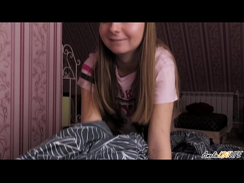 ❤️ Bidh Blondie a’ tarraing a BFF gu domhainn agus a’ faighinn cum na beul ❤️❌  Porno fb  leinn  ❌️❤