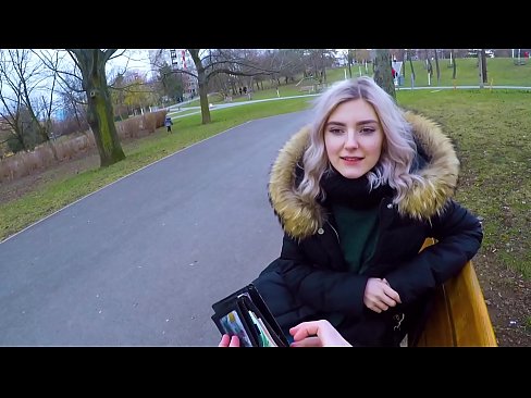 ❤️ Swallows hot cum coigreach airson airgead - blowjob anns a 'phàirc le Eva Elfie ❤️❌  Porno fb  leinn  ❌️❤
